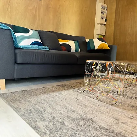 Maison A Avec Air De Jeux Et Jacuzzi بيت للعطل *
